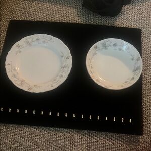 Royal Vabarian Floral Dinnerware Set - White and Cream